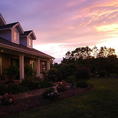 Wenzler'S Landing B&B Wheatley Exterior photo