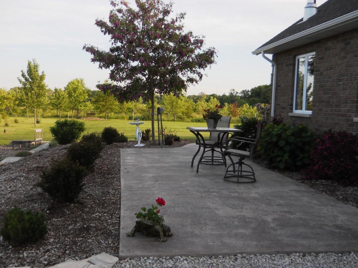 Wenzler'S Landing B&B Wheatley Exterior photo