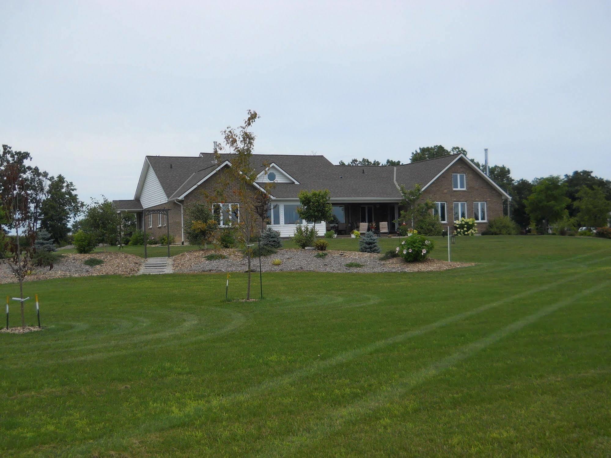 Wenzler'S Landing B&B Wheatley Exterior photo
